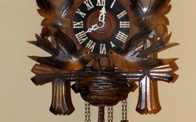 Die 50+ jarige Koekoekklok wat deur Paul Knoetze vanuit “rommel” herstel is